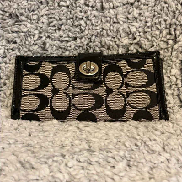 Coach Black Signature Turnlock wallet - Picture 2 of 5